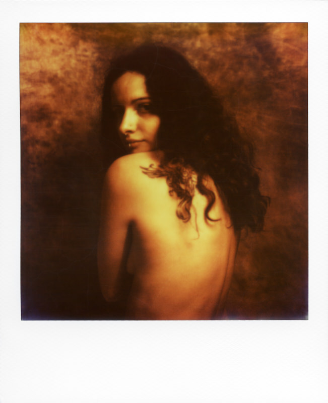 Portrait studio, Polaroid II, série : Polaroids, photo par Caltar