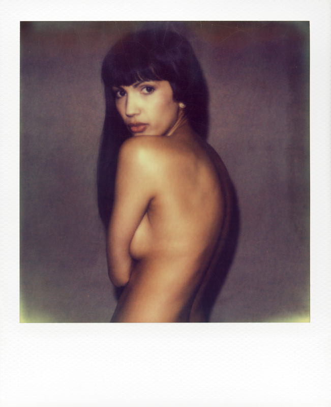 Portrait modèle nue, Polaroid X, série : Polaroids, photo par Caltar